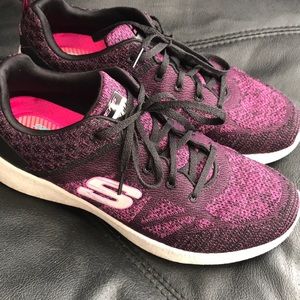 Skechers knit memory foam shoes